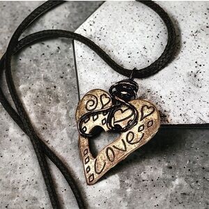5 For $25💫Alternative Grunge Love Heart Pendant Necklace